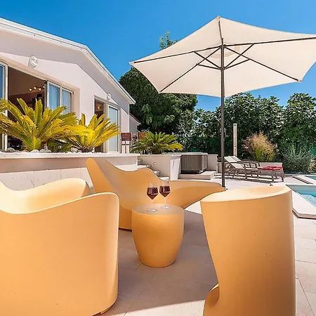 Bruna Holiday home